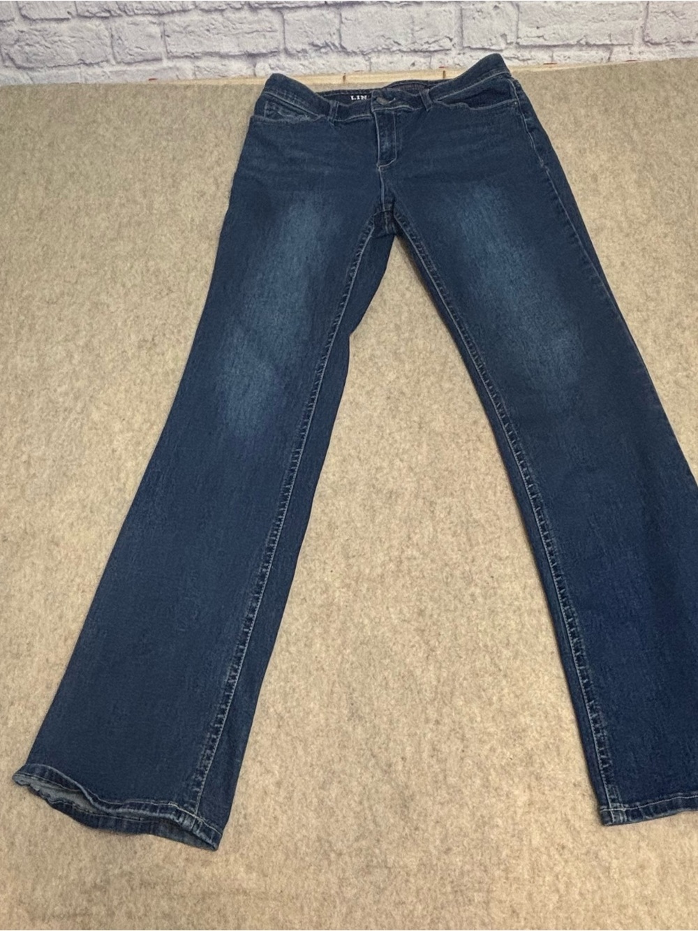 Bootcut Women's Jeans in Dark Blue - Sleek Everyday Flare